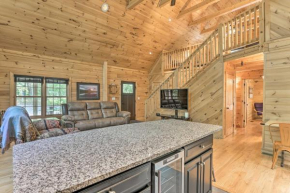 Palmerton Cabin with Game Room about 5 Mi to Blue Mtn